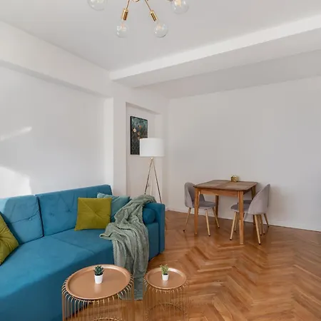 Modern Near Old Town - Anielewicza