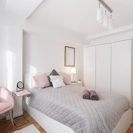 Modern Near Old Town - Anielewicza Apartment Warsaw